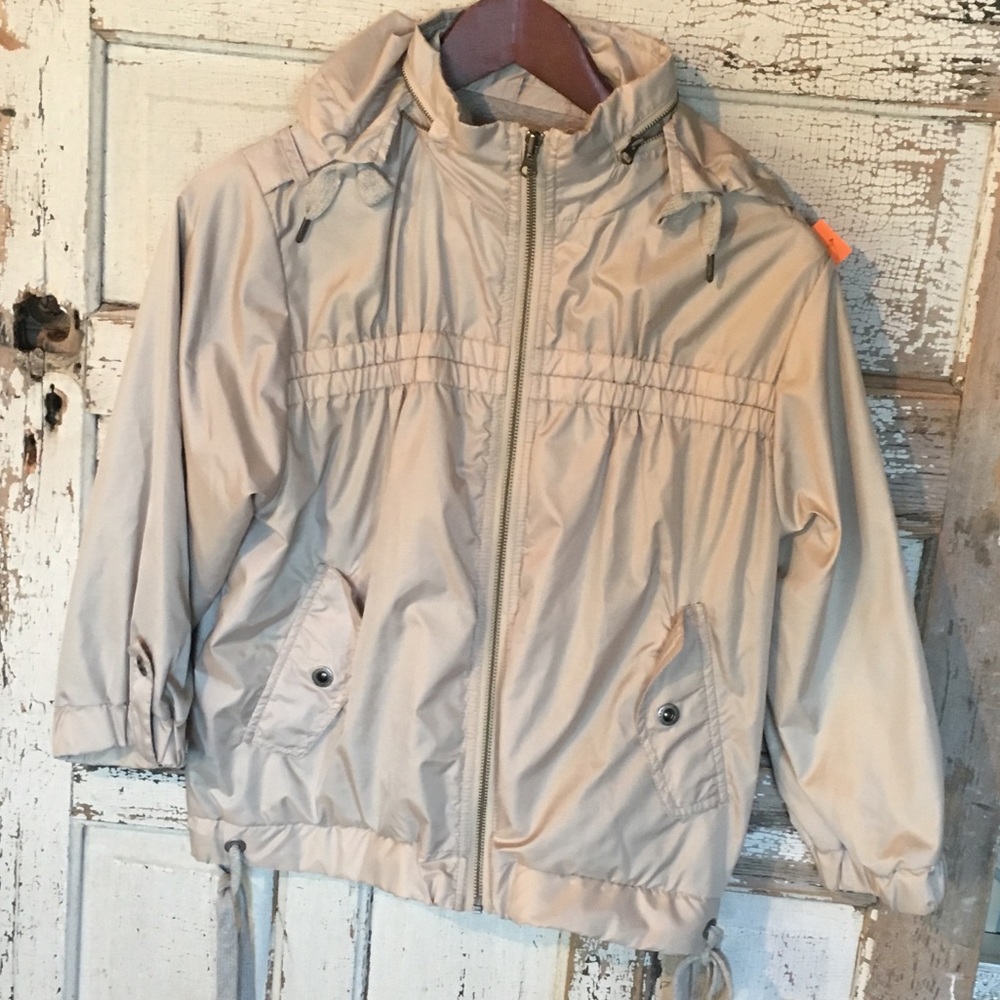 Eddie Bauer Small lightweight Neutral Jacket EUC